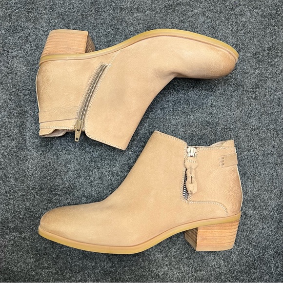 Steve Madden Ankle Bootie - size 9M - Picture 4 of 8